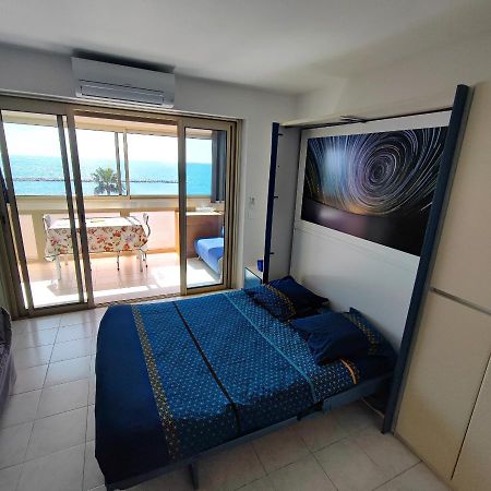 Grand Studio Bord De Mer- Acces Direct Aux Plages 생로랑뒤바르 외부 사진